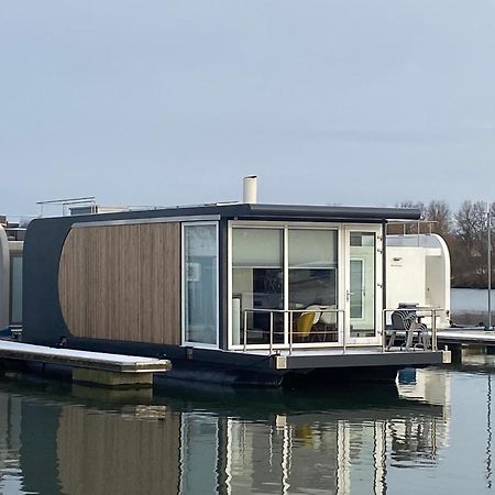 Houseboat Trinidad Hotel Maastricht Buitenkant foto
