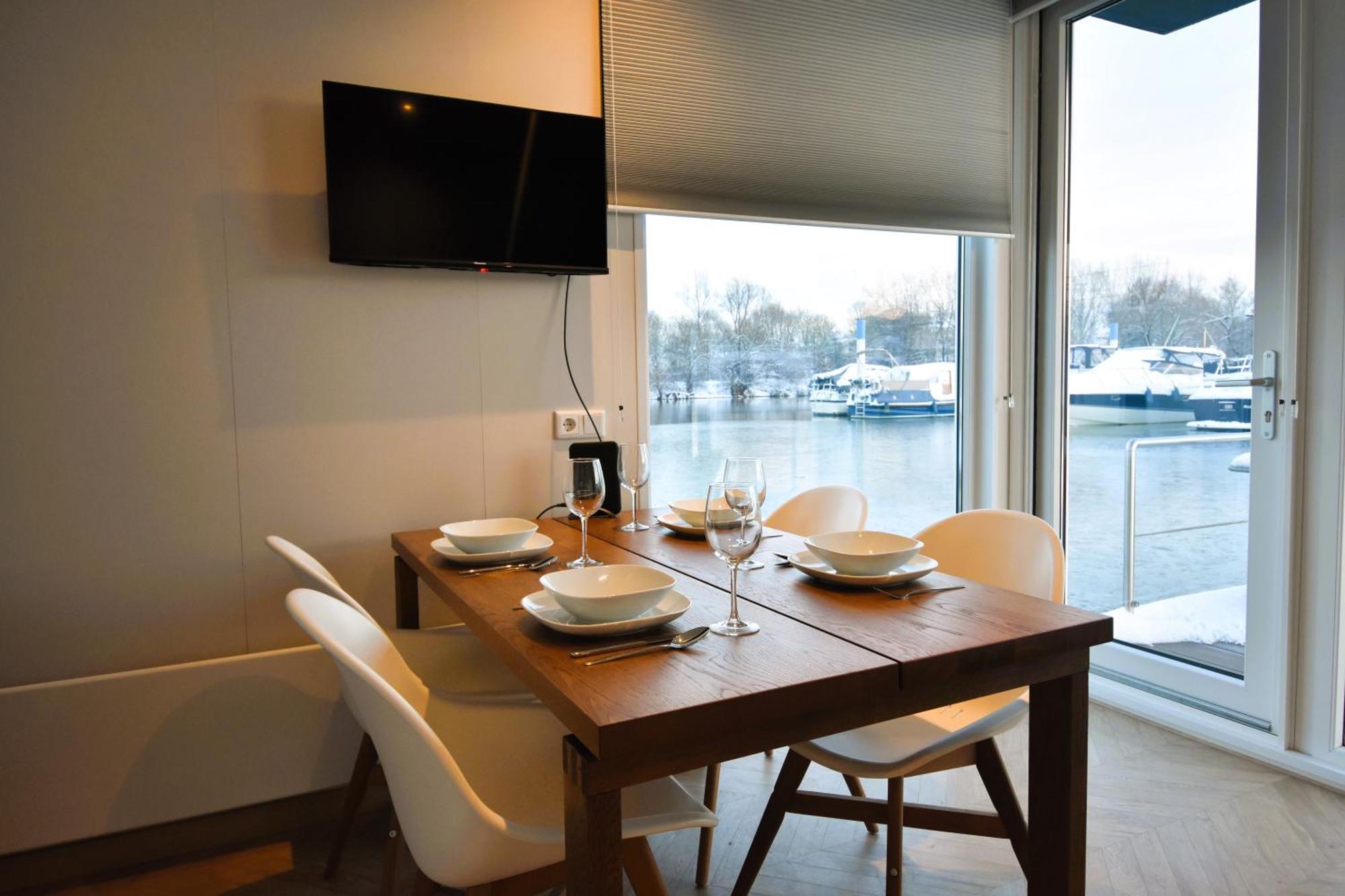 Houseboat Trinidad Hotel Maastricht Buitenkant foto